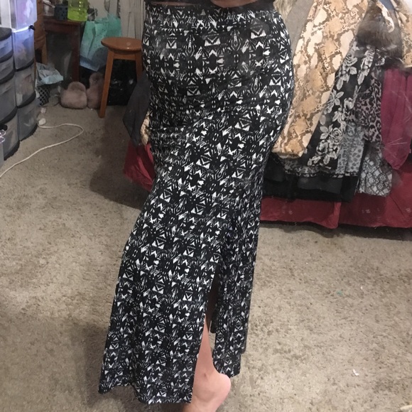 Black & White Maxi Skirt - Picture 7 of 8